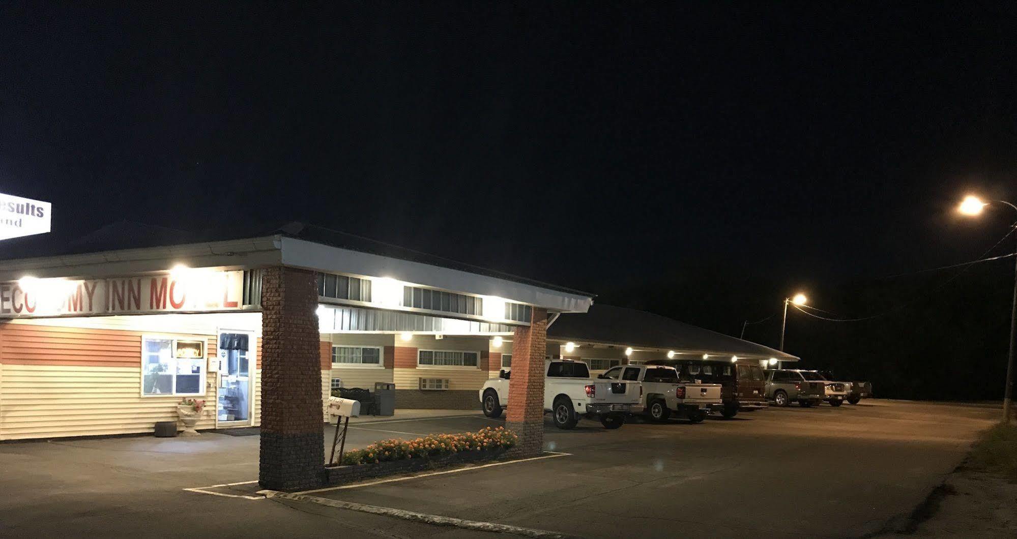 Economy Inn Marshalltown Exterior photo