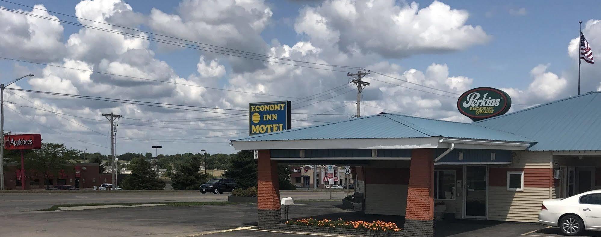 Economy Inn Marshalltown Exterior photo